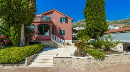 Vila s bazenom na prostranom imanju s pogledom na more - Dubrovnik okolica
